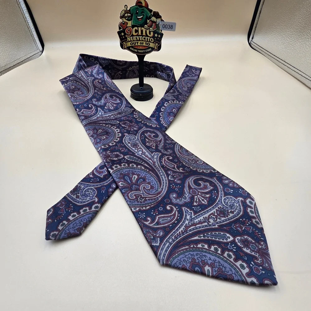 Geoffrey Beene Mens Silk Necktie Blue Burgundy Paisley Hand Made in Italy